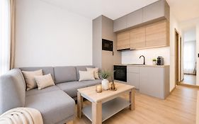 Alure Residences 3 & 24H Self Check-In, Private Parking In Front Of The Apartment Building Included, New Building, The Apartment Building Has Its Own Park With A Lake And Outdoor Fitness, Children'S Playground, City Center
